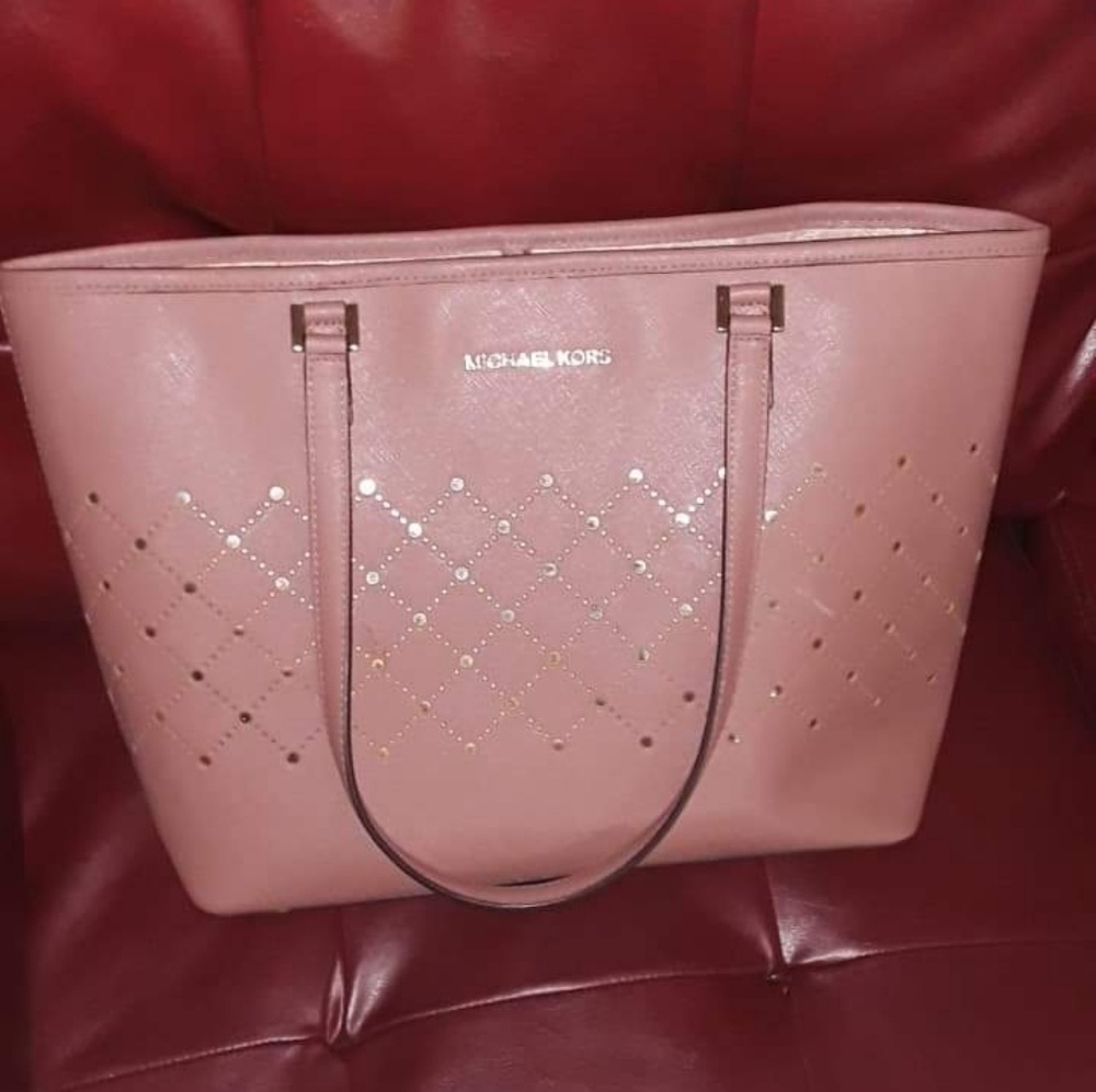 Micheal Kors purse